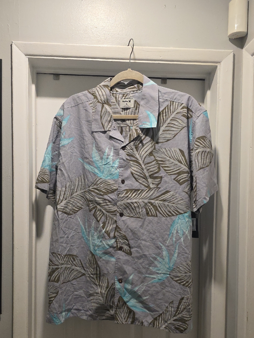 Hurley Gray Tropical Leaf Short Sleeve Shirt with Teal Accents